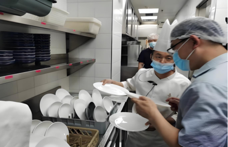 聚乳酸环保餐具全面进驻政府机关食堂 引领公共机构绿色减塑新风尚